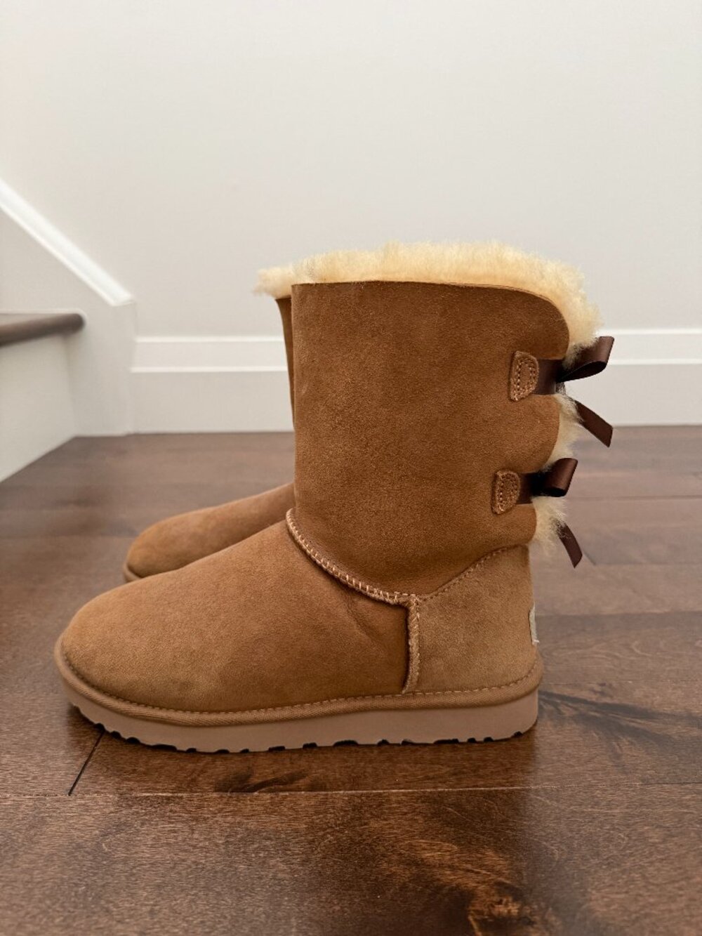 Bailey Bow Uggs Camel Brown women's size 8